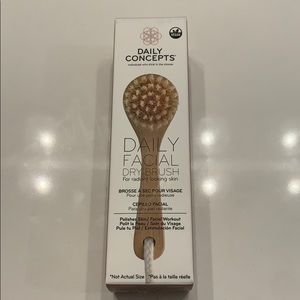 Daily concepts facial dry brush